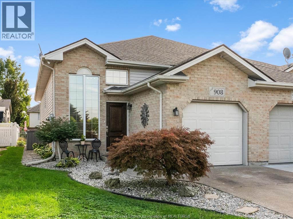 908 Michael Drive, Tecumseh, Ontario  N8N 5A4 - Photo 1 - 26023387