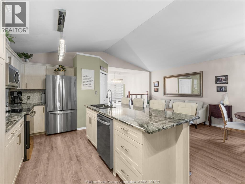 908 Michael Drive, Tecumseh, Ontario  N8N 5A4 - Photo 12 - 26023387