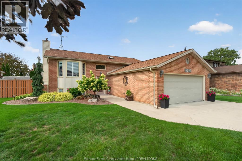 13221 St. Gregory's, Tecumseh, Ontario  N8N 4M4 - Photo 2 - 26023347