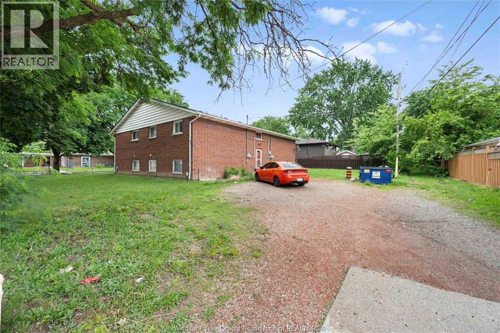 915 Lena, Windsor, Ontario  N9C 3K1 - Photo 10 - 26023422