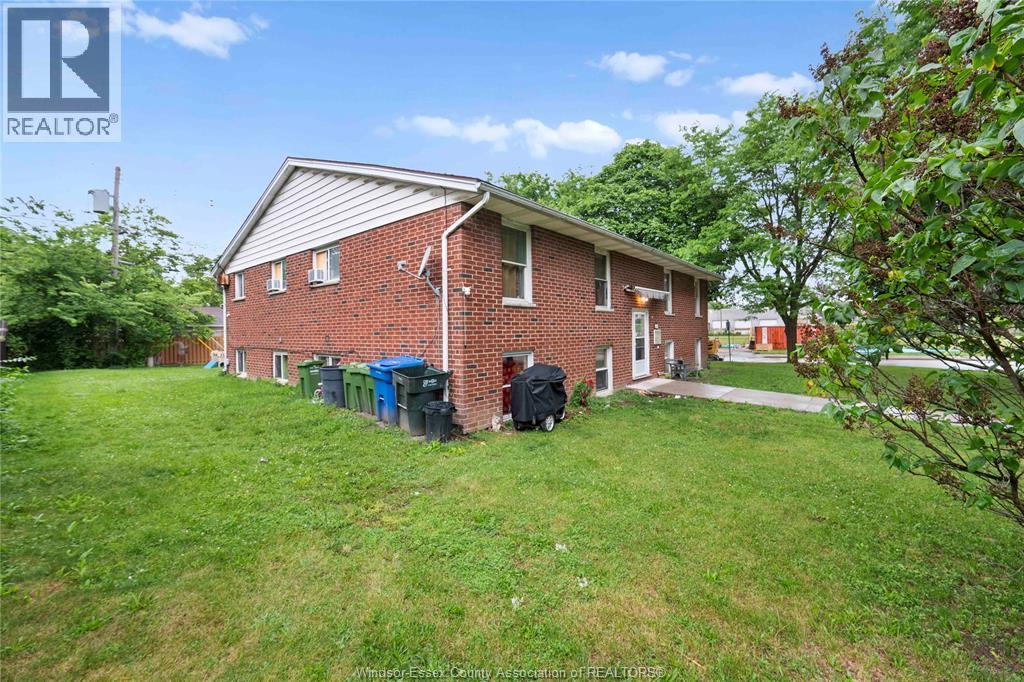 915 Lena, Windsor, Ontario  N9C 3K1 - Photo 8 - 26023422