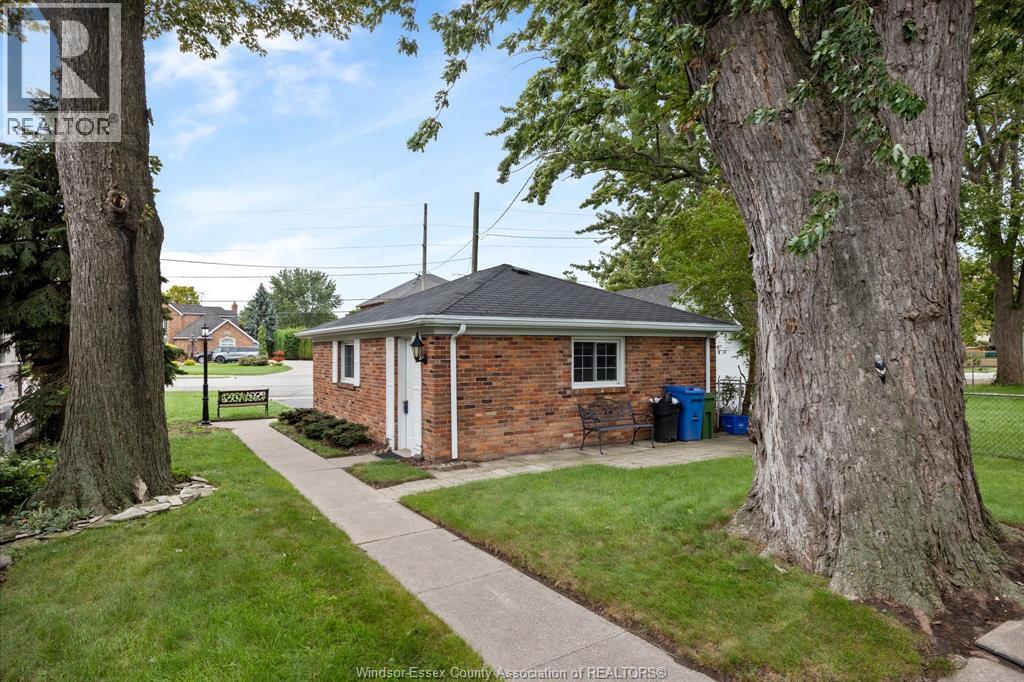 13122 Riverside Drive East, Tecumseh, Ontario  N8N 2M7 - Photo 29 - 26023414