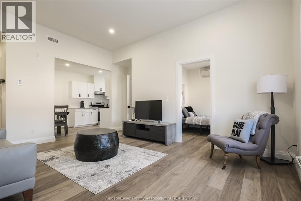 1231 University Avenue Unit# 1, Windsor, Ontario  N9A 5T2 - Photo 3 - 26023435