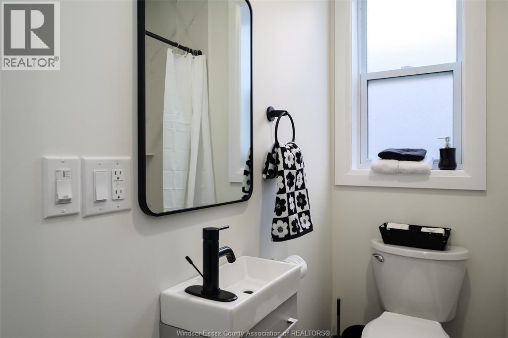 1231 Unversity Avenue Unit# 4, Windsor, Ontario  N9A 5T2 - Photo 8 - 26023437