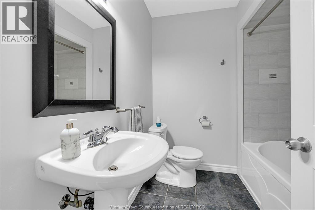 3796 Glenfield Street, Windsor, Ontario  N9C 2B2 - Photo 13 - 26023425