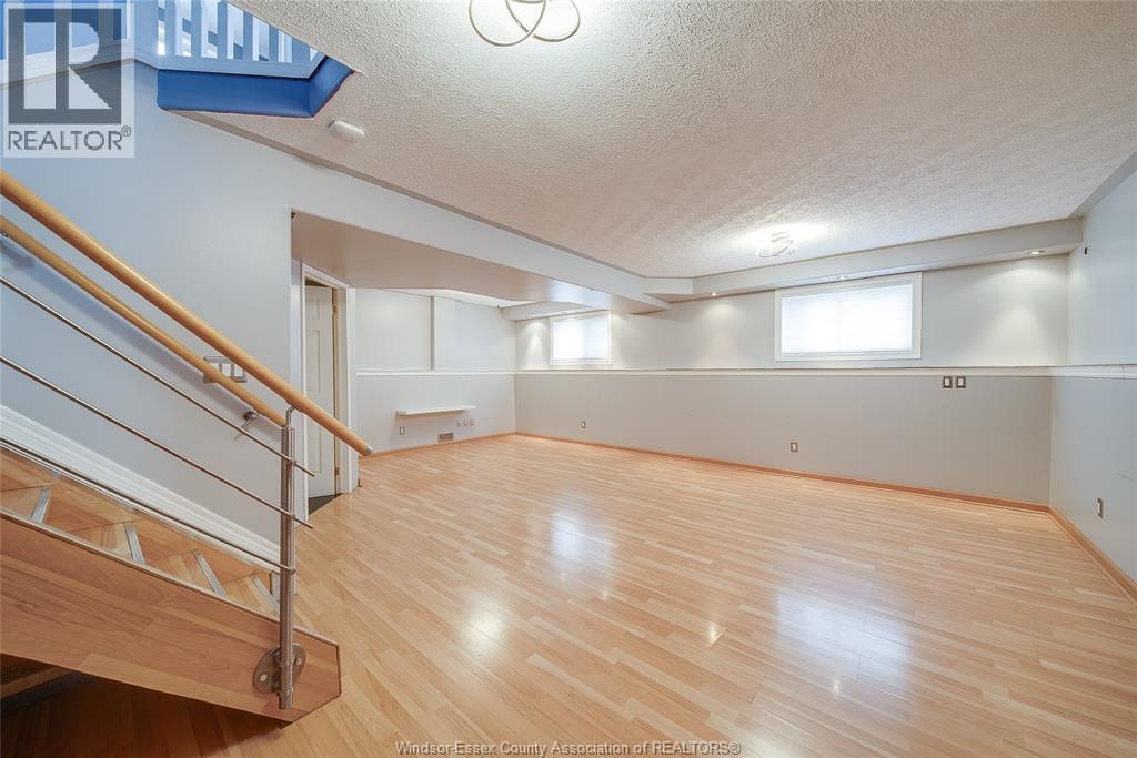 2163 Curry, Windsor, Ontario  N9B 3X5 - Photo 30 - 26023156