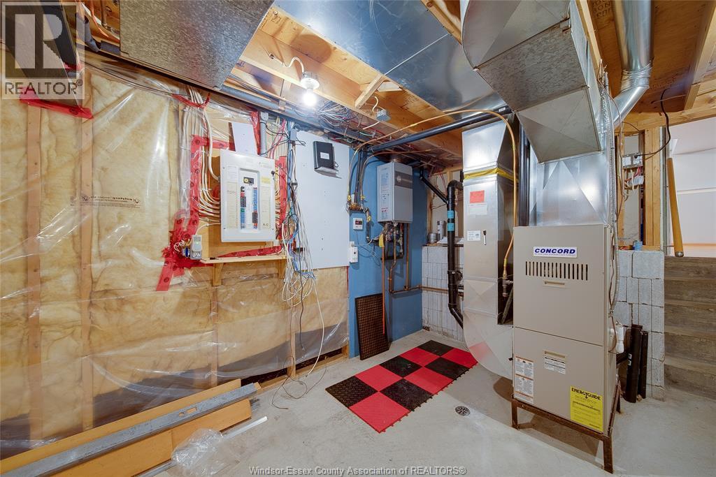 2163 Curry, Windsor, Ontario  N9B 3X5 - Photo 36 - 26023156