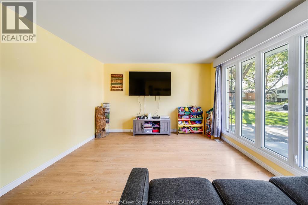 368 Carling Crescent, Windsor, Ontario  N8S 3X8 - Photo 9 - 26023481