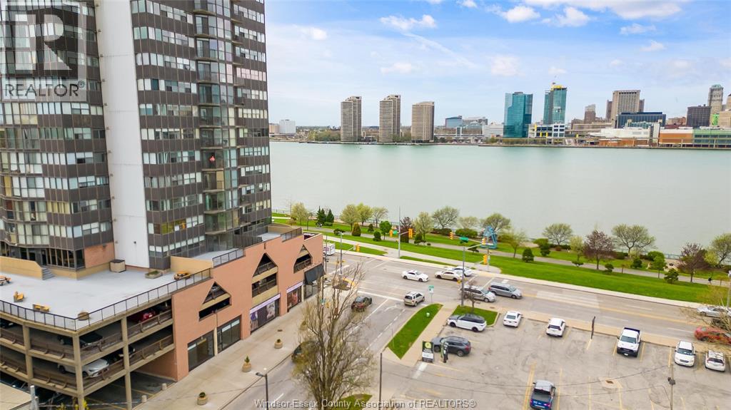 515 RIVERSIDE DRIVE West Unit# 104 A, Windsor, Ontario