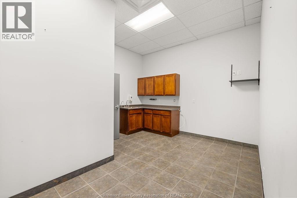 4600 Rhodes Drive Unit# #4, Windsor, Ontario  N8W 5C2 - Photo 9 - 26023487