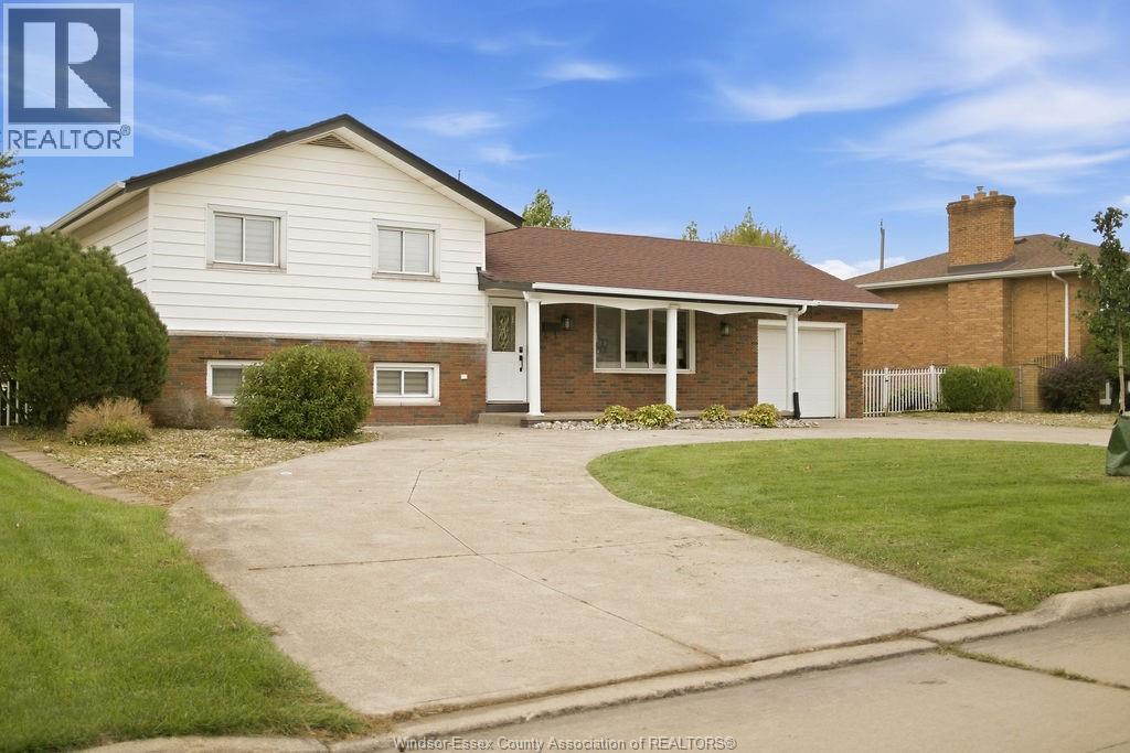 1720 Partington, Windsor, Ontario  N8W 3R8 - Photo 2 - 26023473
