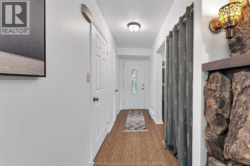 1716 Eastgate Estates, Windsor, Ontario  N8T 2T2 - Photo 3 - 26023509