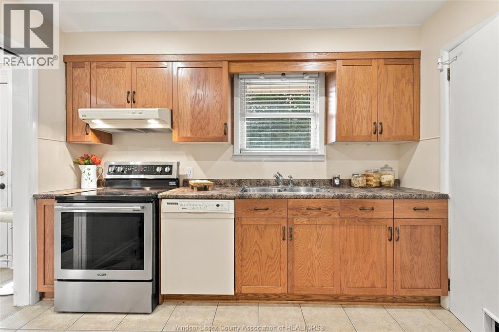 4045 Dougall Avenue, Windsor, Ontario  N9G 1X4 - Photo 14 - 26023497
