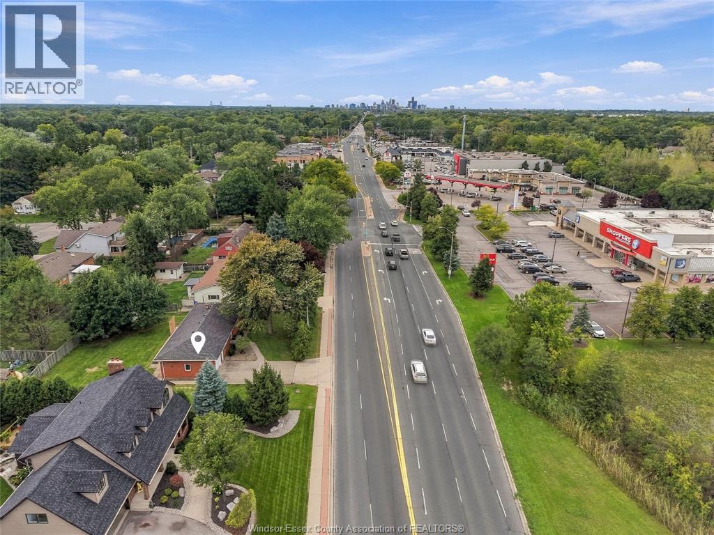4045 Dougall Avenue, Windsor, Ontario  N9G 1X4 - Photo 5 - 26023497