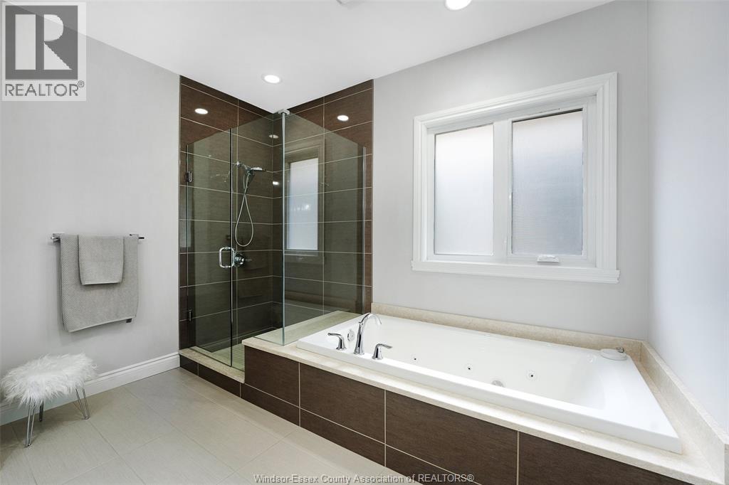 2216 Roxborough, Windsor, Ontario  N9B 0A5 - Photo 30 - 26023510