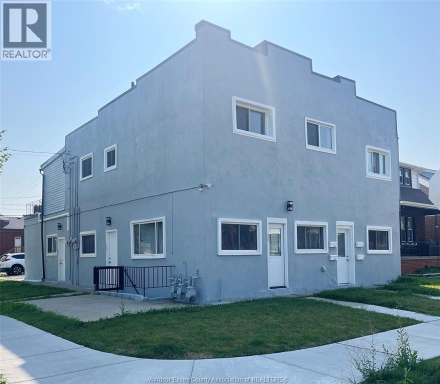 902 Elsmere Avenue, Windsor, Ontario  N9A 2A9 - Photo 1 - 26023501