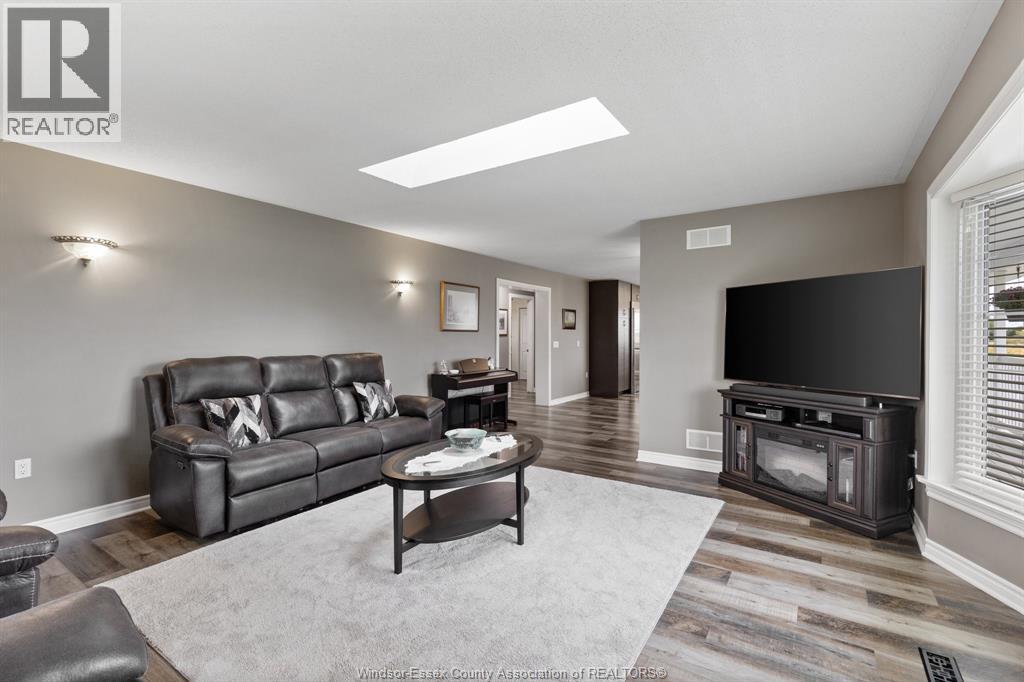 2208 County Rd 20 West, Essex, Ontario  N0R 1G0 - Photo 6 - 26023518
