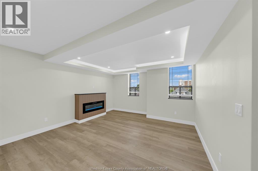 3177 Riverside Drive Unit# 305, Windsor, Ontario  N8Y 1A5 - Photo 3 - 26023310