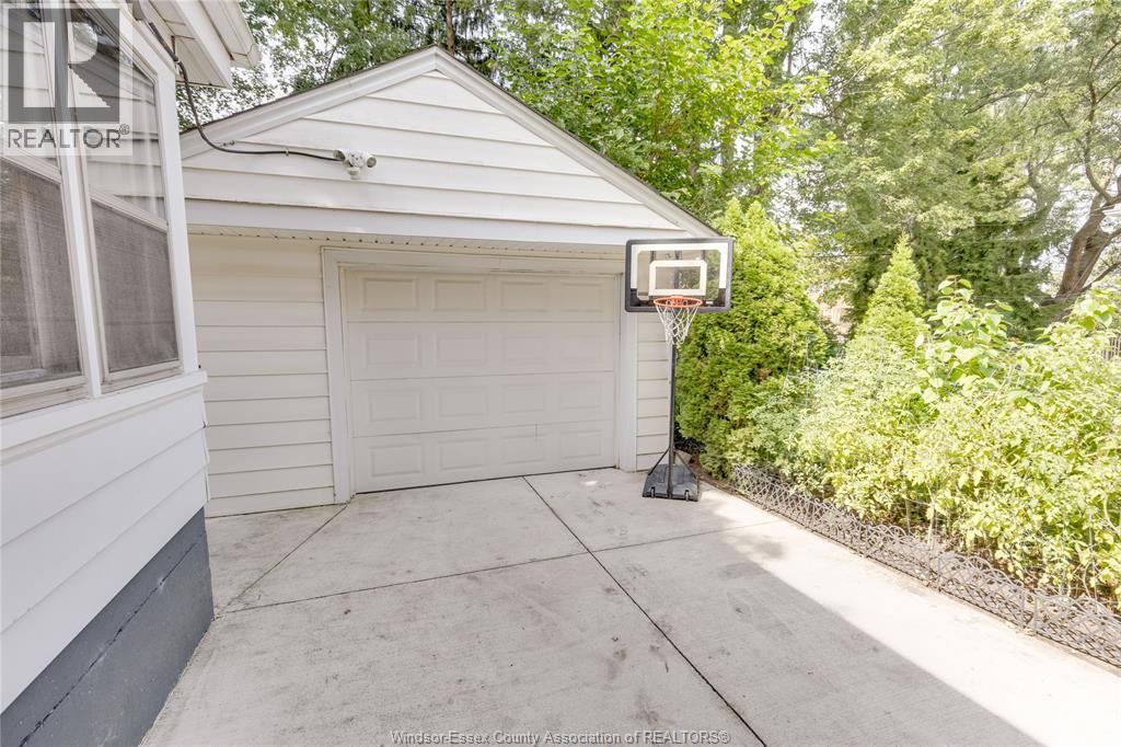 3035 Radisson Avenue, Windsor, Ontario  N9E 1Y4 - Photo 41 - 26023525