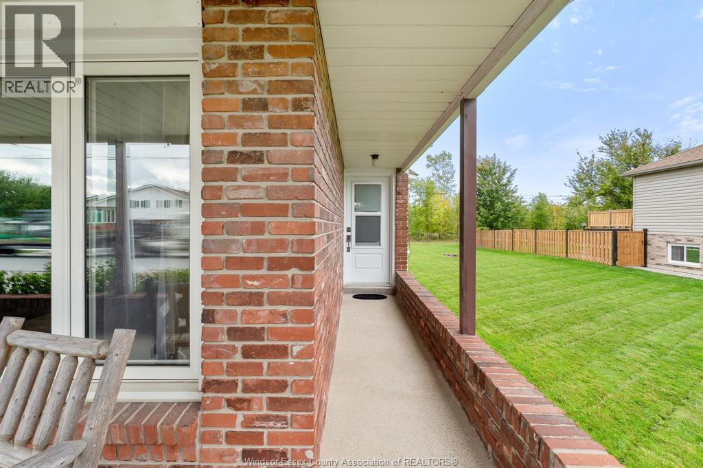 9510 Walker Road, Mcgregor, Ontario  N0R 1J0 - Photo 4 - 26023533