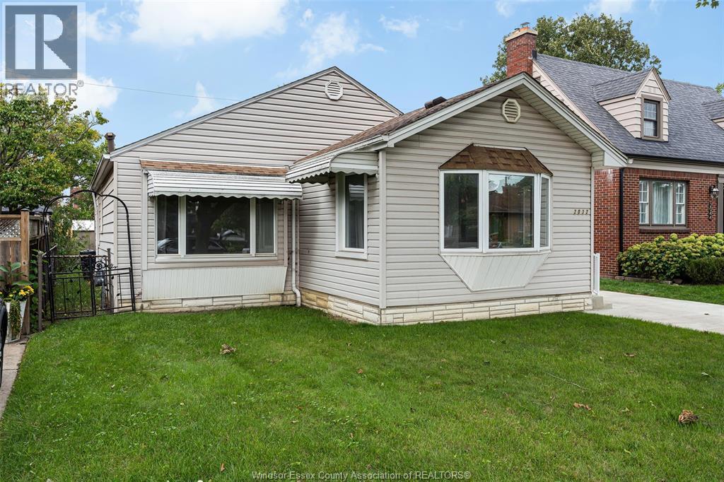 2032 Verdun, Windsor, Ontario  N8W 1P7 - Photo 1 - 26023522