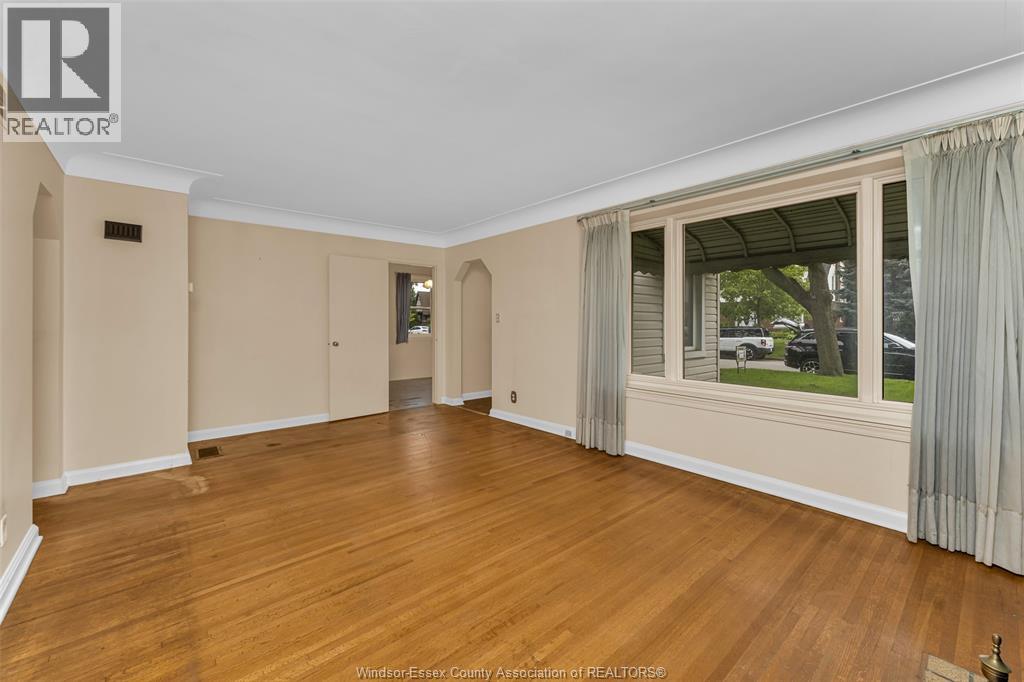 2032 Verdun, Windsor, Ontario  N8W 1P7 - Photo 10 - 26023522