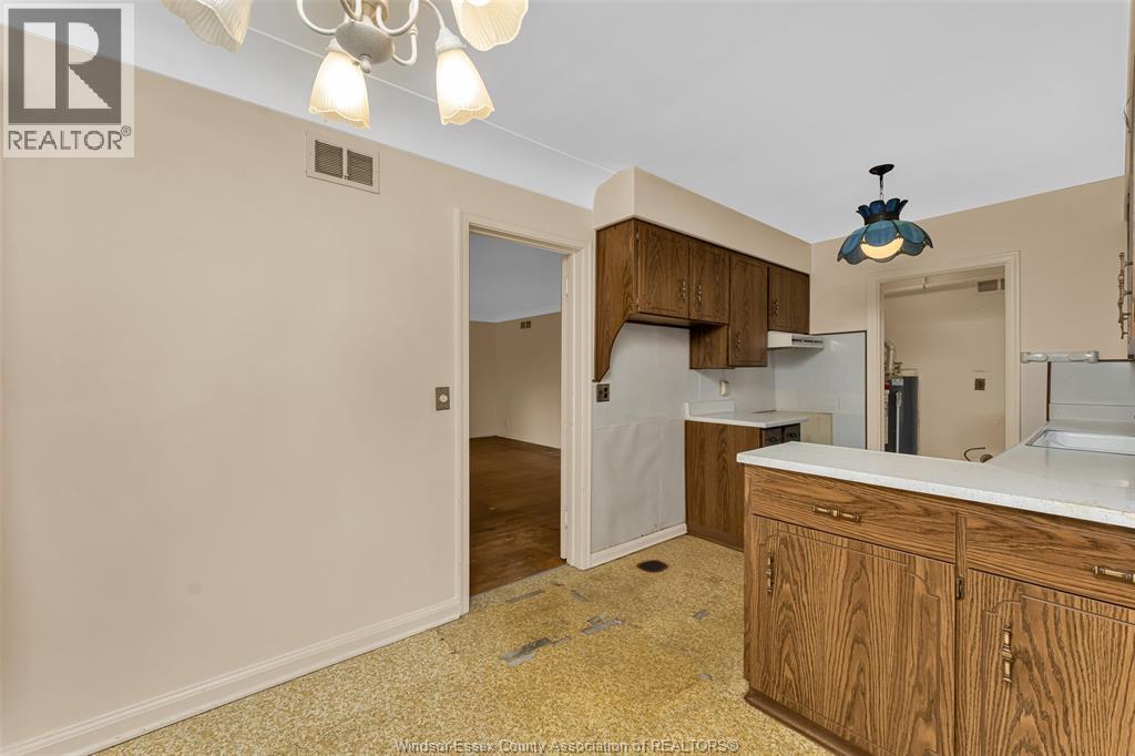 2032 Verdun, Windsor, Ontario  N8W 1P7 - Photo 13 - 26023522