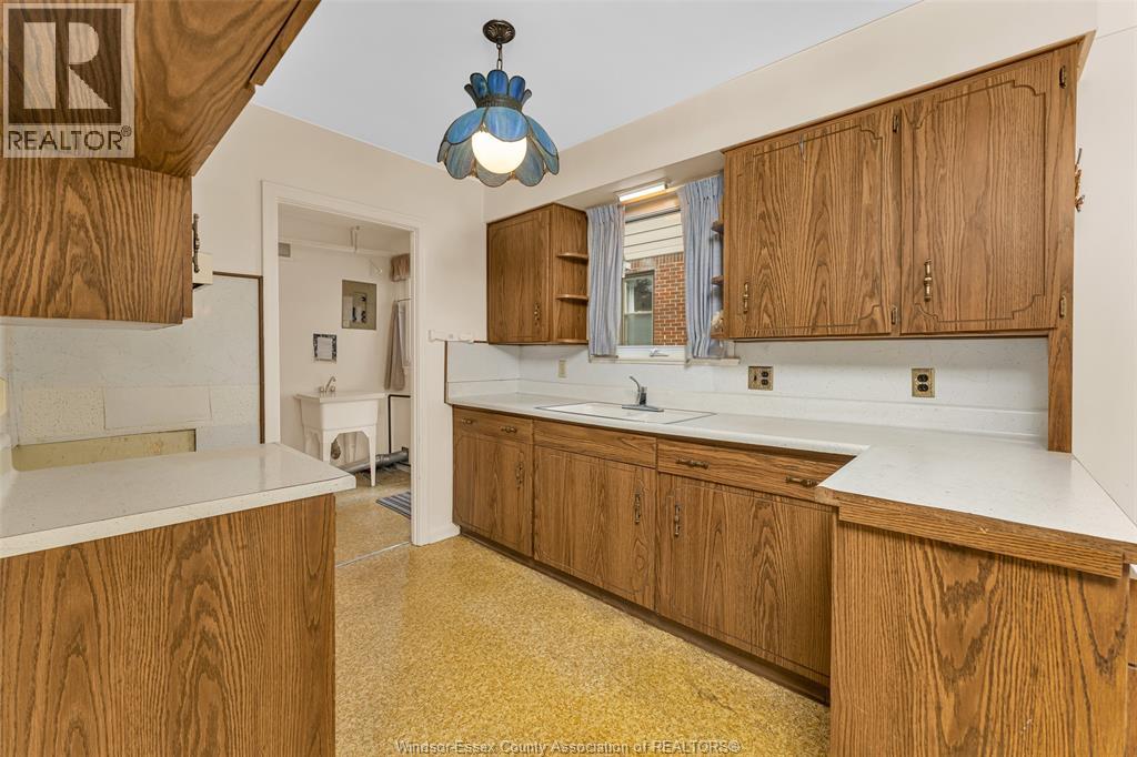 2032 Verdun, Windsor, Ontario  N8W 1P7 - Photo 15 - 26023522