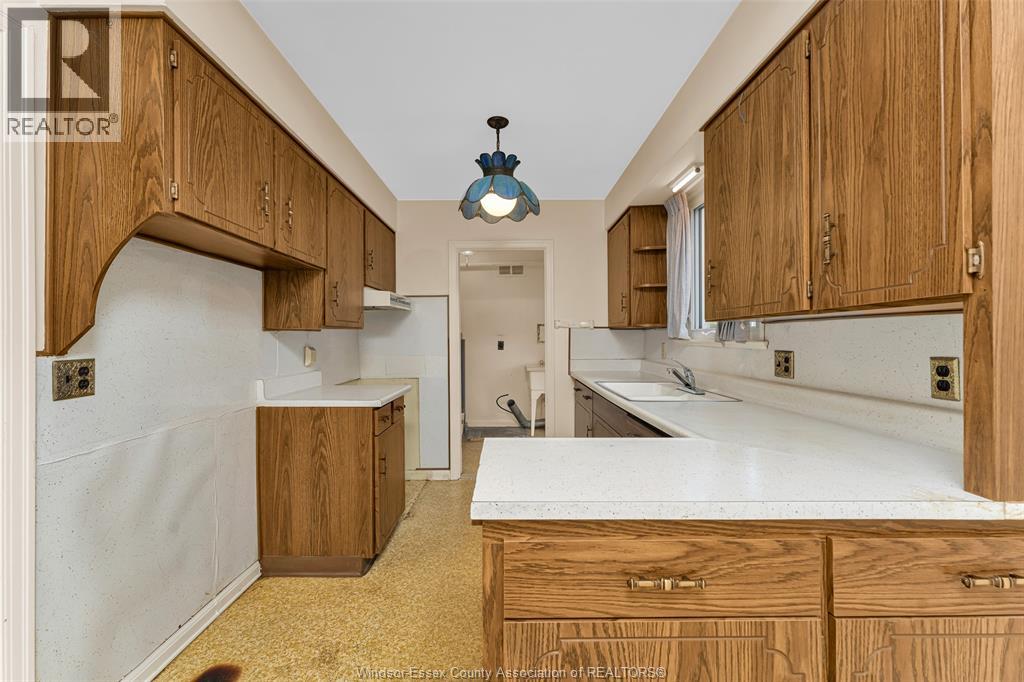 2032 Verdun, Windsor, Ontario  N8W 1P7 - Photo 16 - 26023522