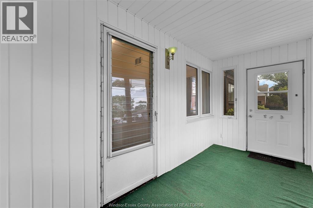 2032 Verdun, Windsor, Ontario  N8W 1P7 - Photo 6 - 26023522