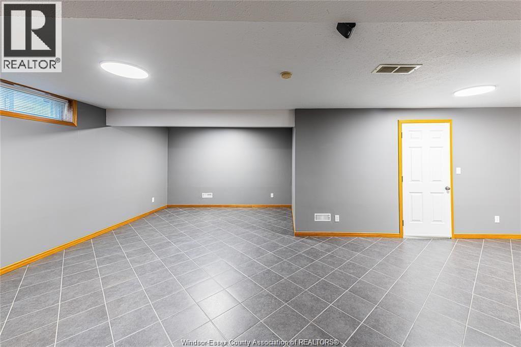 120 Hampton, Windsor, Ontario  N9E 4M5 - Photo 32 - 26023549