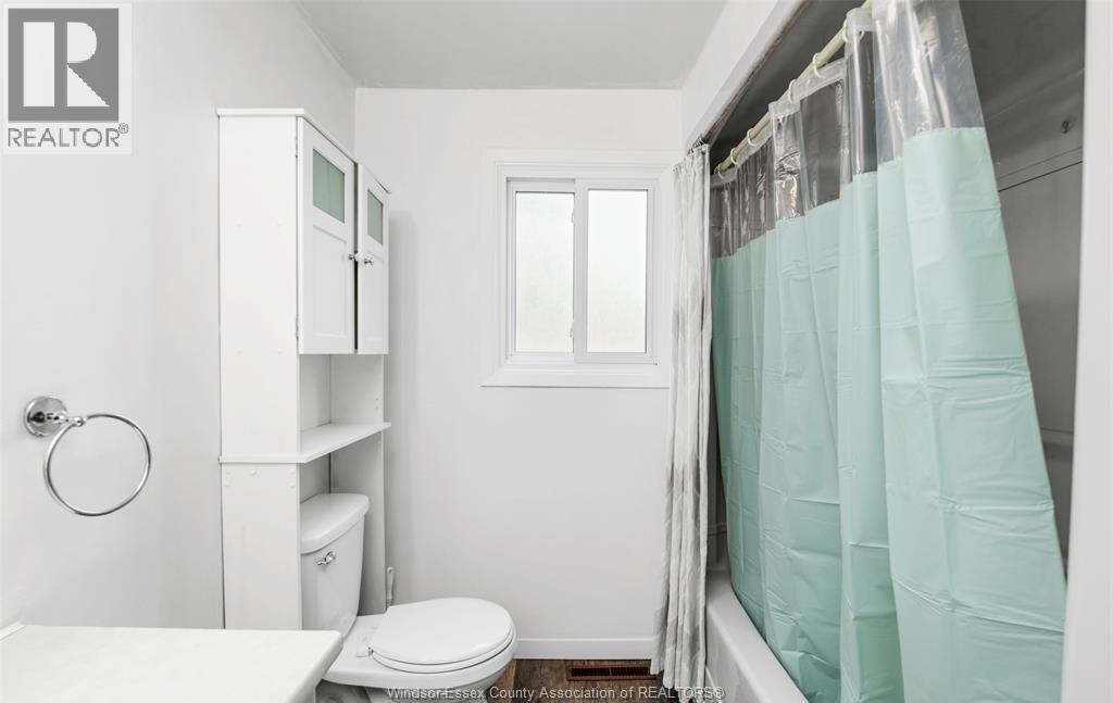 9597 Avery Lane Unit# Upper, Windsor, Ontario  N8R 2C1 - Photo 15 - 26023581