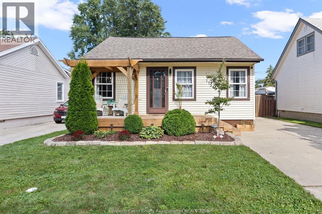1734 WESTCOTT, Windsor, Ontario
