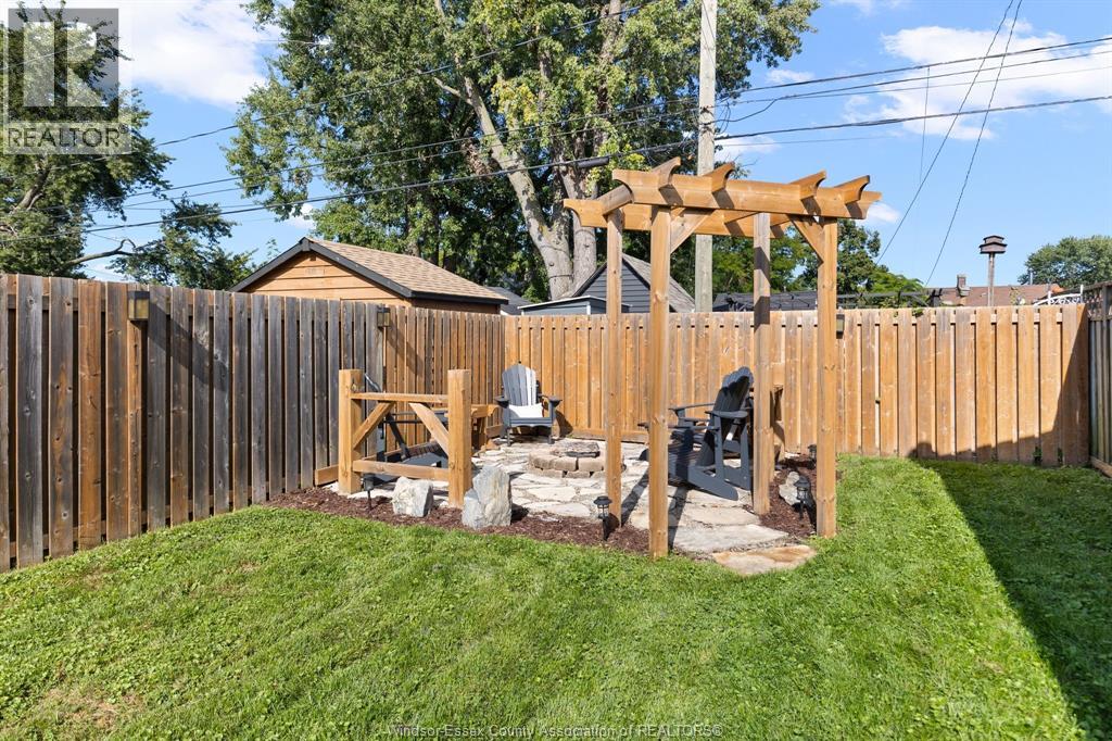 1734 Westcott, Windsor, Ontario  N8Y 4C9 - Photo 28 - 26023579
