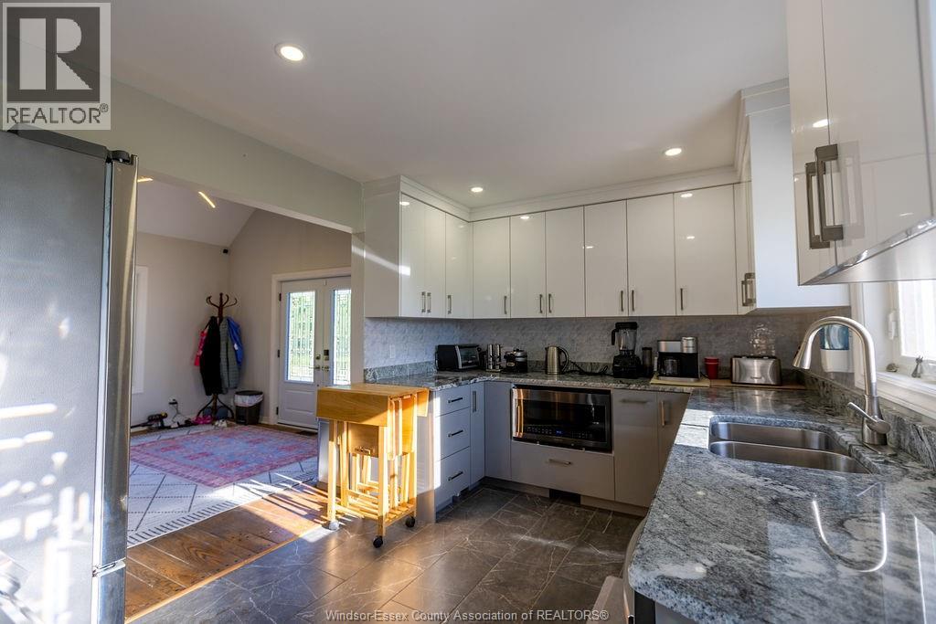 2040 Front Road North, Amherstburg, Ontario  N9V 3R3 - Photo 4 - 26023569