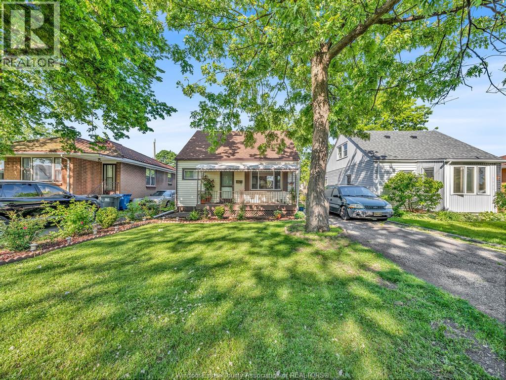 1936 Central, Windsor, Ontario  N8W 4H9 - Photo 2 - 26023567
