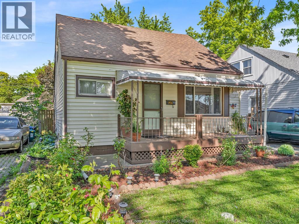 1936 Central, Windsor, Ontario  N8W 4H9 - Photo 3 - 26023567