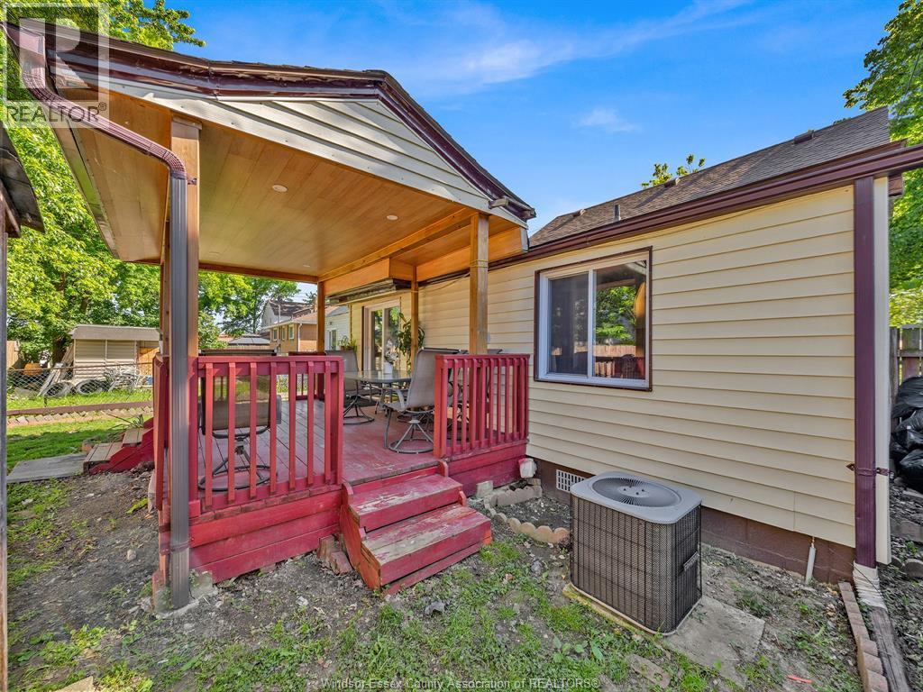 1936 Central, Windsor, Ontario  N8W 4H9 - Photo 31 - 26023567