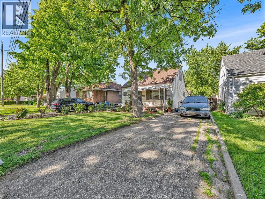 1936 Central, Windsor, Ontario  N8W 4H9 - Photo 4 - 26023567