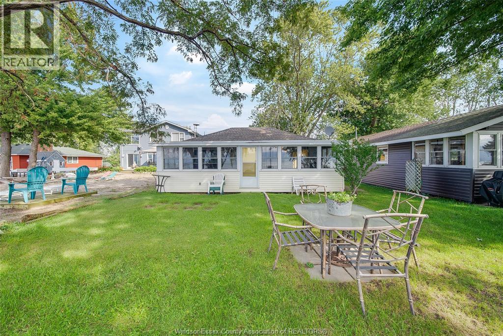 845 Erie Blue, Essex, Ontario  N0R 1G0 - Photo 2 - 26023054