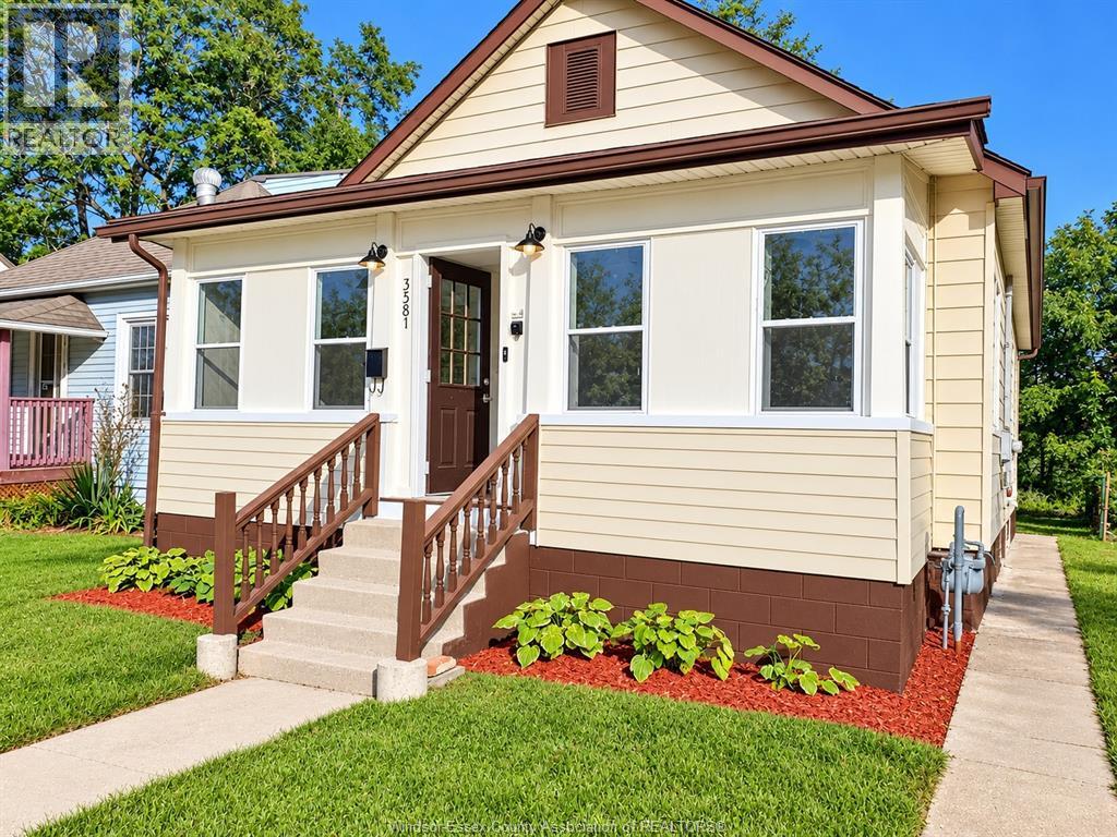 3587 Bloomfield, Windsor, Ontario  N9C 1R8 - Photo 1 - 26023624