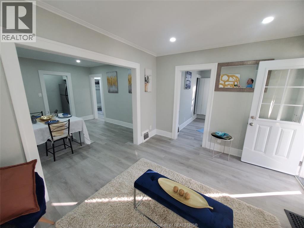 3587 Bloomfield, Windsor, Ontario  N9C 1R8 - Photo 11 - 26023624