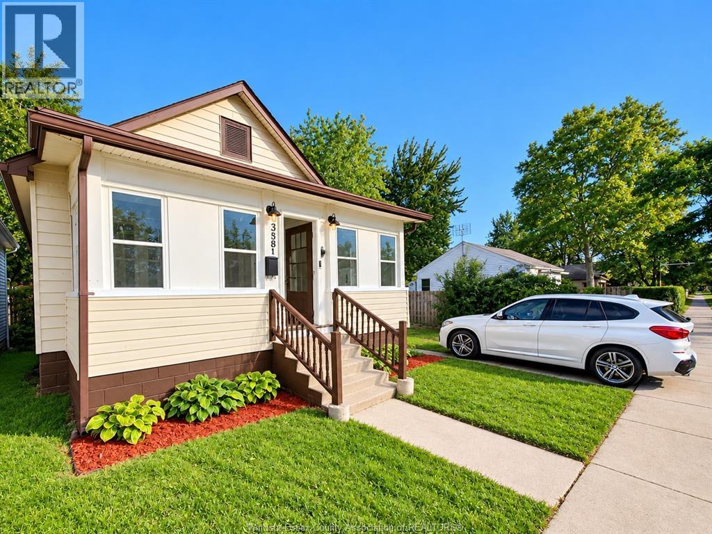 3587 Bloomfield, Windsor, Ontario  N9C 1R8 - Photo 3 - 26023624