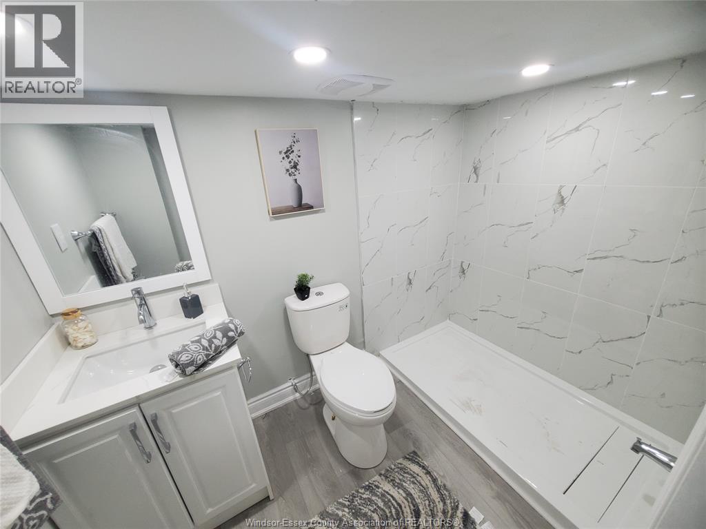 3587 Bloomfield, Windsor, Ontario  N9C 1R8 - Photo 33 - 26023624