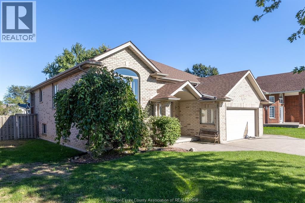2520 Le Boeuf, Tecumseh, Ontario  N8N 5E3 - Photo 2 - 26023670
