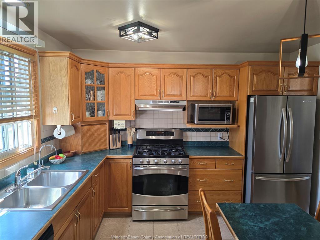 33 Bennie Avenue, Leamington, Ontario  N8H 4M2 - Photo 11 - 26023737