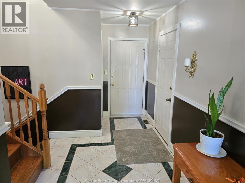 33 Bennie Avenue, Leamington, Ontario  N8H 4M2 - Photo 4 - 26023737