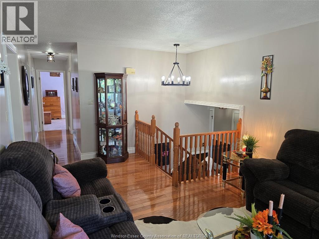 33 Bennie Avenue, Leamington, Ontario  N8H 4M2 - Photo 7 - 26023737