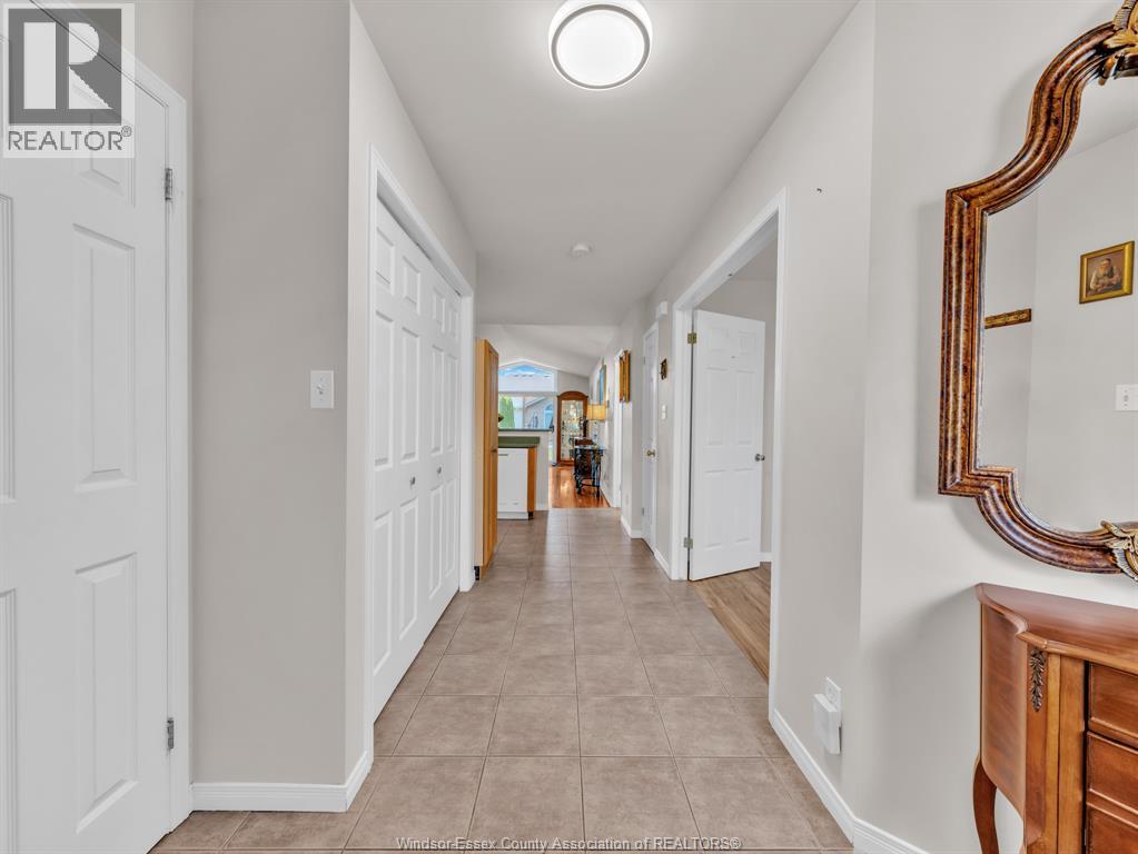 4568 Brother's Court, Windsor, Ontario  N9G 2W1 - Photo 7 - 26023752