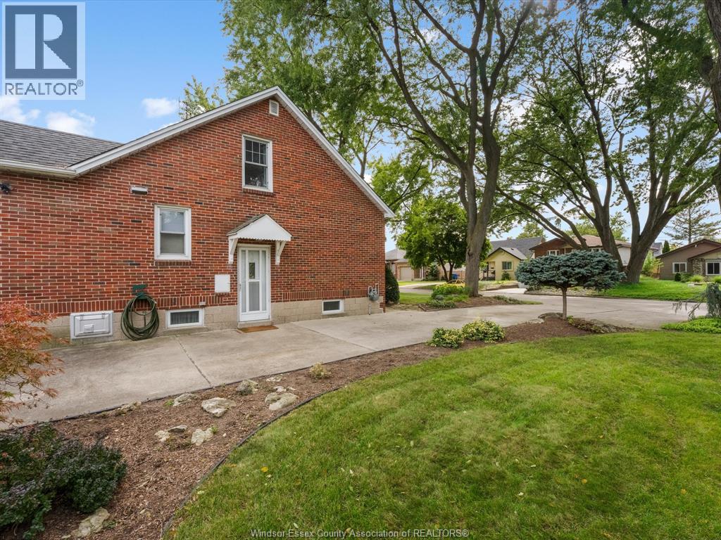 2566 Tourangeau, Windsor, Ontario  N8W 4N9 - Photo 36 - 26023079